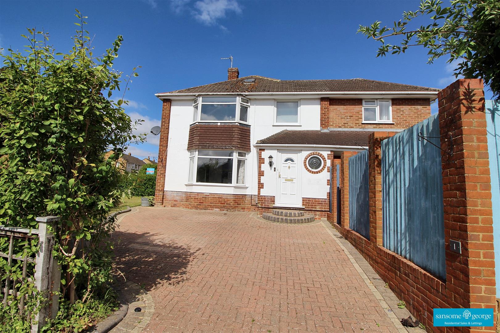 4 bed property in Uffington Close, Tilehurst